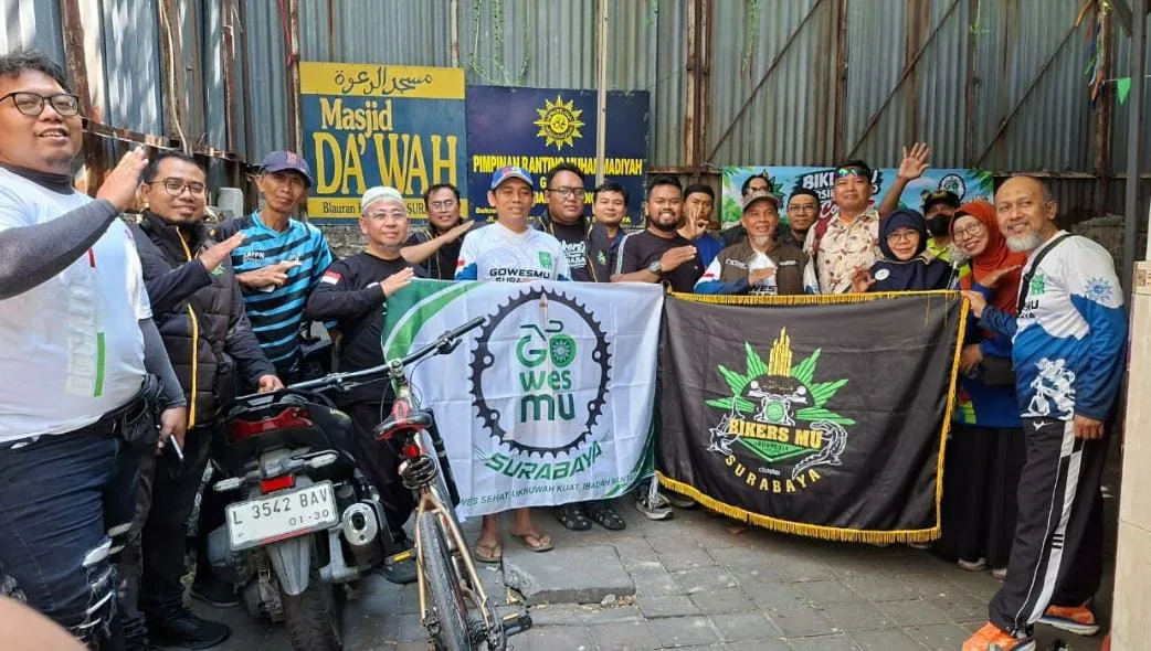 Dari Jalanan ke Rumah Ibadah, BikersMu dan GowesMu Surabaya Bergerak Demi BBM