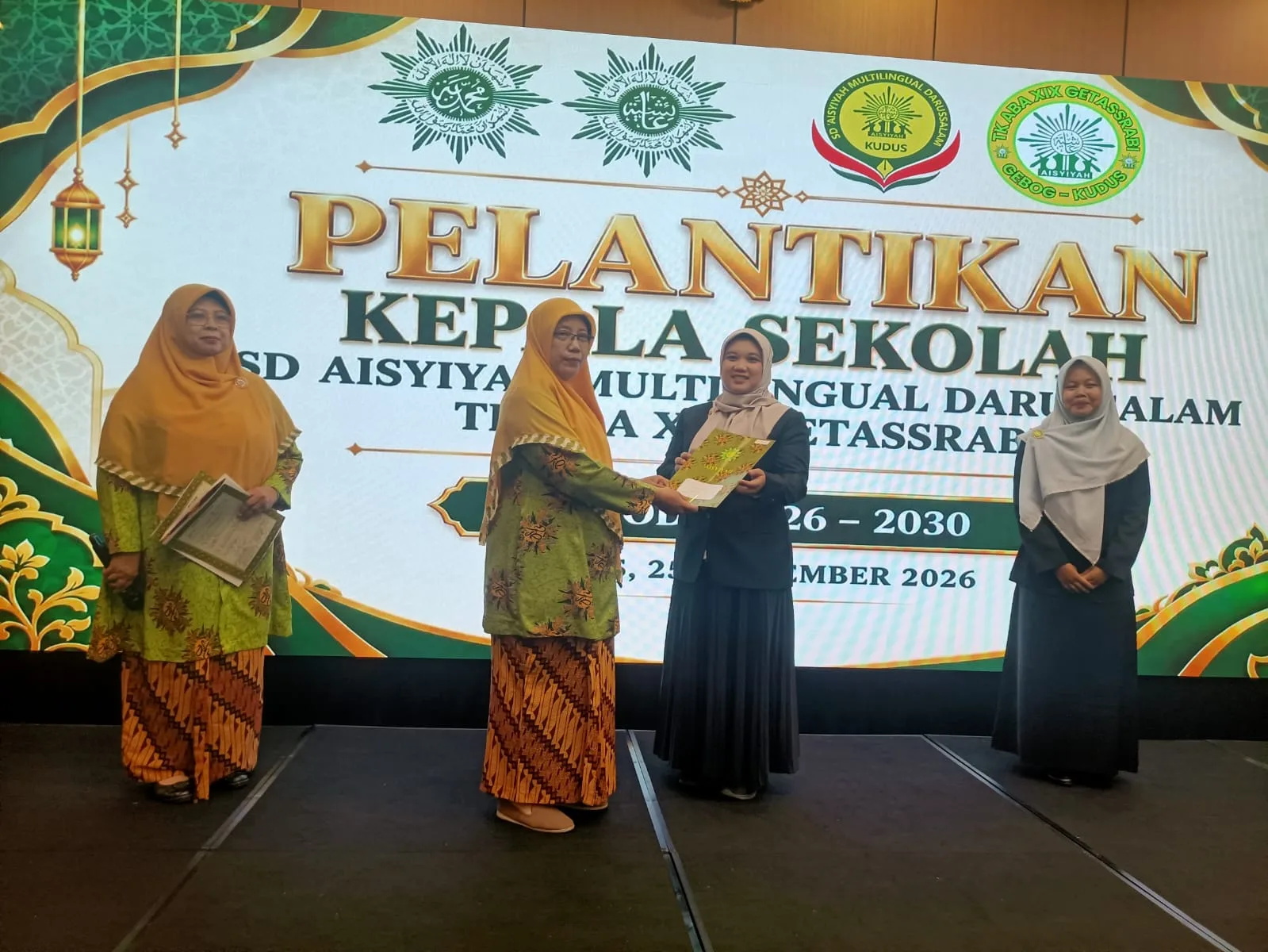 PELANTIKAN KEPALA SEKOLAH BARU, SD AISYIYAH MULTILINGUAL DARUSSALAM KUDUS SIAP LANJUTKAN PENGUATAN PENDIDIKAN